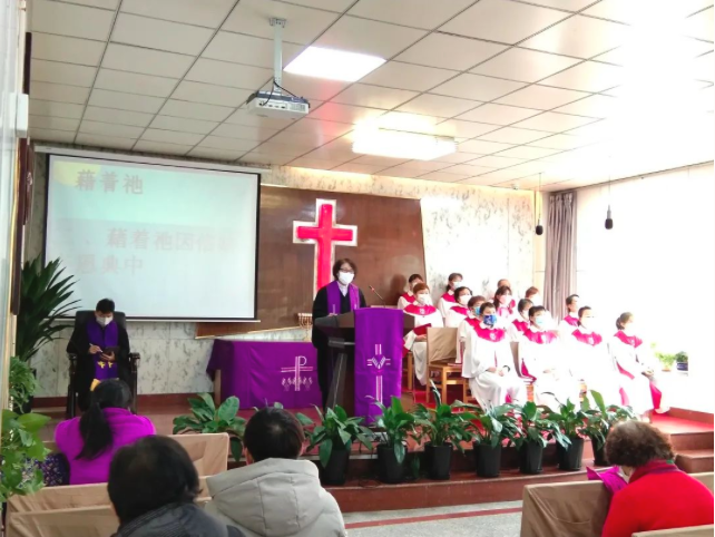 The Zhujiang Road meeting point held the first Sunday worship after 50 days of suspension of the worship on March 15, 2020.