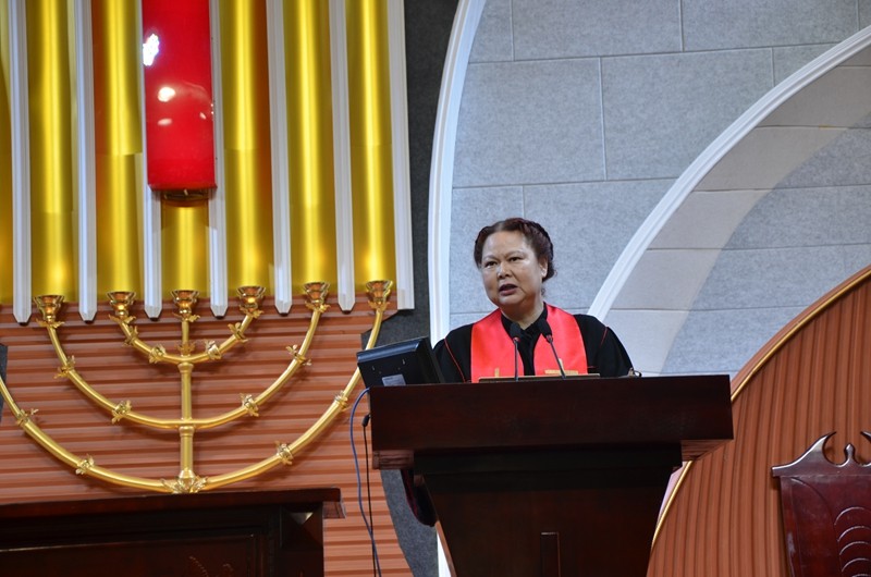 An elder of Baoji Dawning Church, Shaanxi preached in the Holy Week of 2019. 