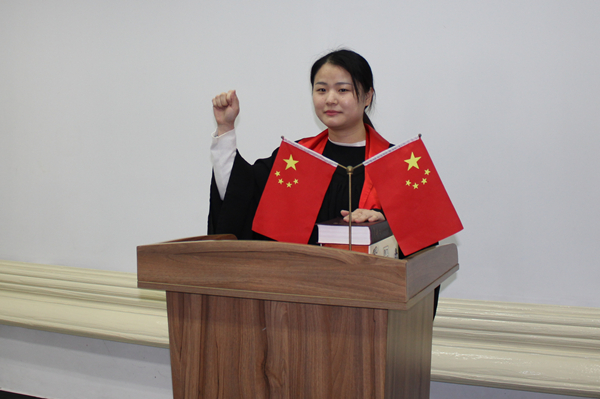 On April 8, 2020, Rev. Rui Tingting took her office oath in Suzhou, Jiangsu. 