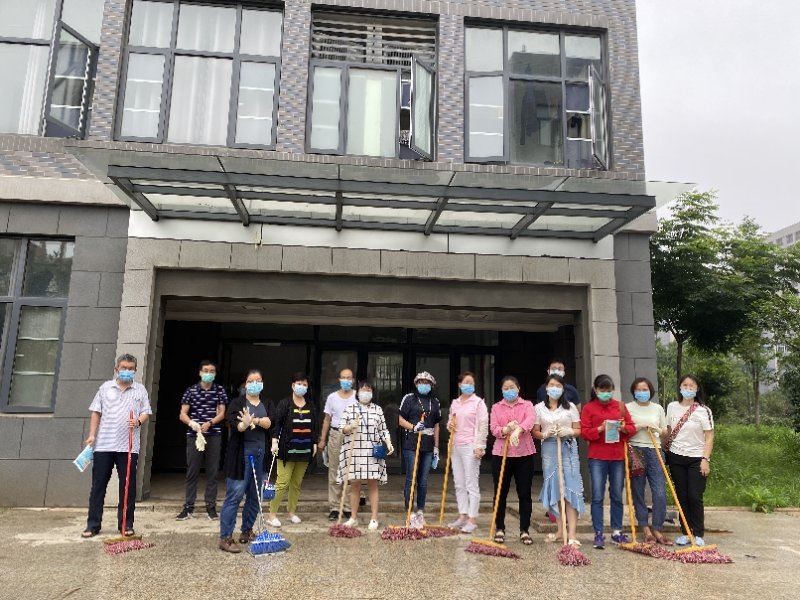 Hubei CC&TSPM launched spring-cleaning activity to prevent and control the pandemic on the morning of June 22, 2020.