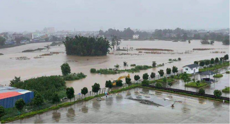 Floods struck a village in Yingjing County, Dehong Prefecture, China's southeastern Yunnan Province in July 2020. 