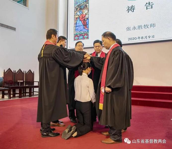 On August 9, 2020, Jiao Hongyan of the High-tech Zone was ordained as the pastor in the central hall of the  Linyi Municipal CC&TSPM. 