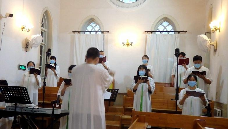 A church choir in China's northeastern Liaoning Province presented hymns on July 19, 2020.