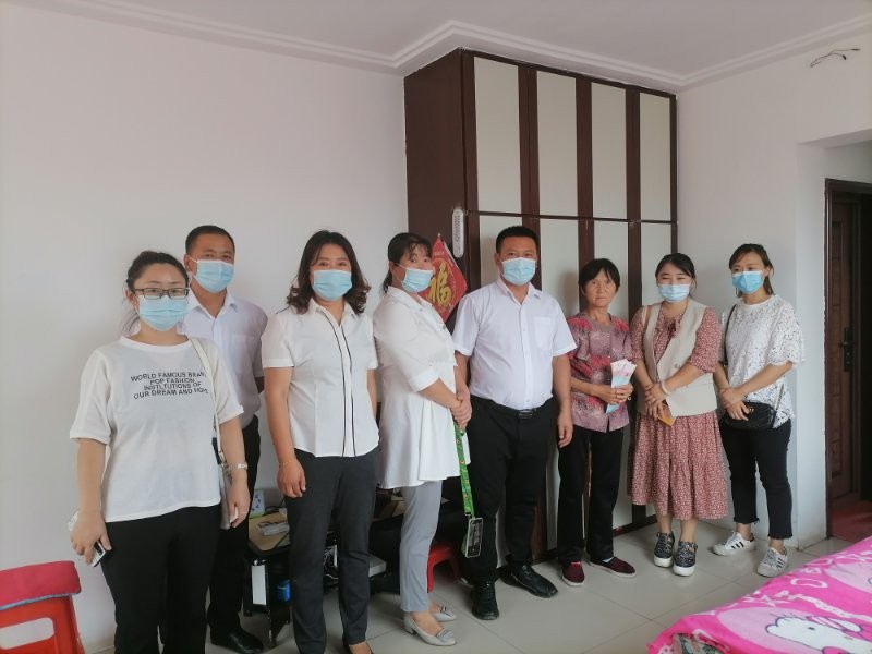 On September 1, Dongfeng Nanzhan Church visited poor students and families in Liaoyuan, Jilin. 