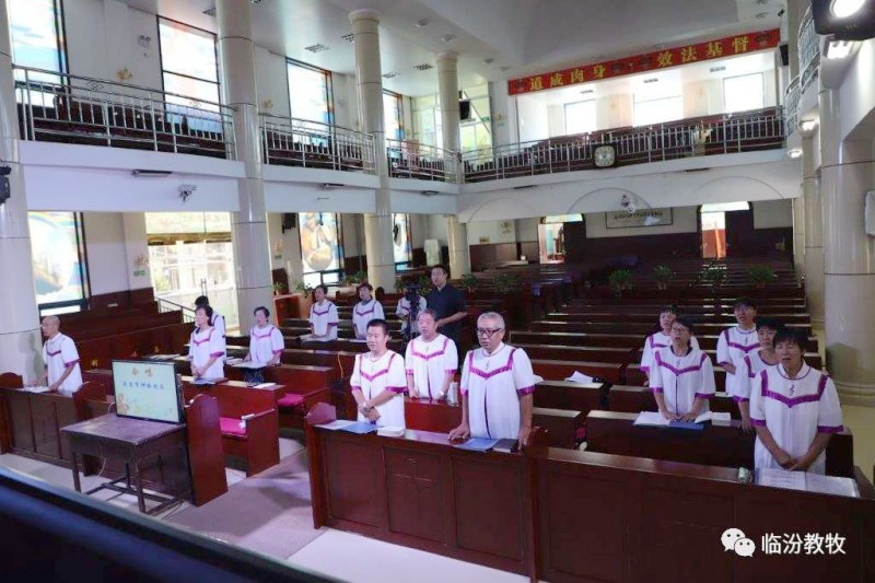 Still in lockdown, a church in China’s north Shanxi Province held a worship and praise meeting for its full-time staff on September 2, 2020.