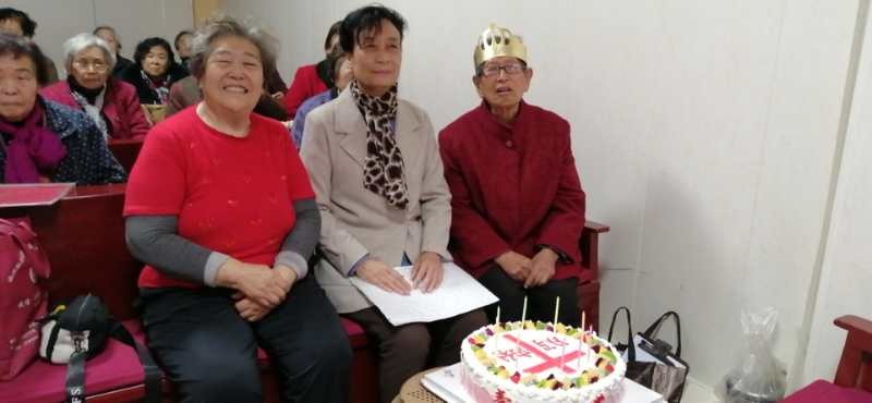 On October 30, 2020, the 90-year-old Li Chonghui  was baptized in the service celebrating her birthday held by the Elderly Evergreen Fellowship of the Yaodu District Church, Linfen, Shanxi Province.