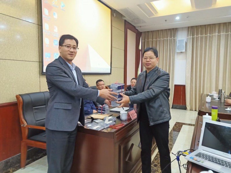 On November 12, 2020, the Yichun CC&TSPM sent out certificates to 236 pastors  to serve in  a training meeting.
