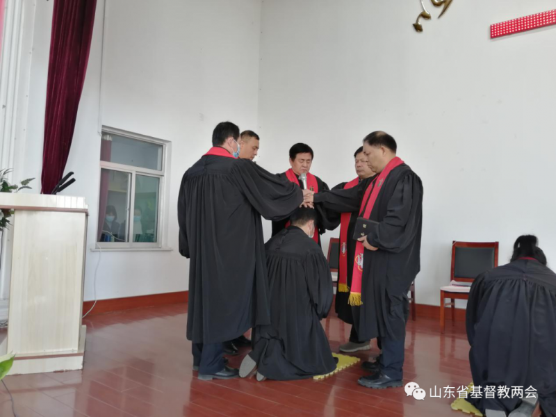 At Muzhuang Church in Feicheng, Taian, Shandong, pastors ordained a man as a pastor on November 8, 2020, according to Shandong CC&TSPM.