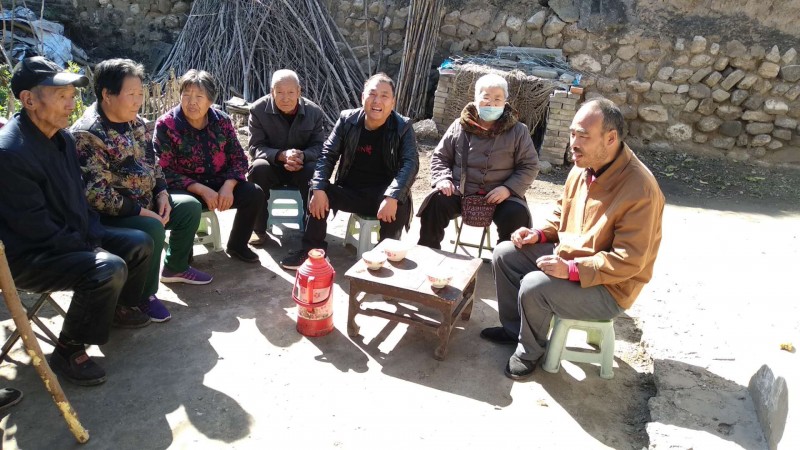 The staff of the church in Yaodu District, Linfen, Shanxi Province visited local disabled believers in middle November 2020. 