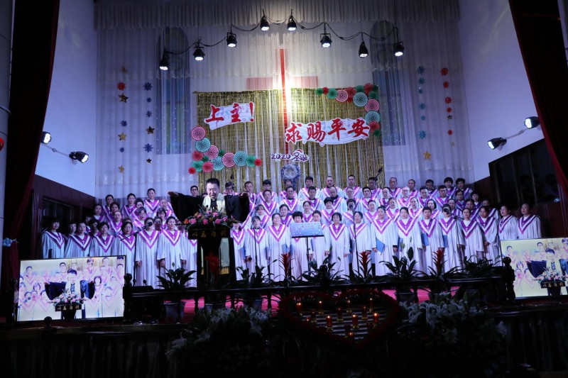 The Yaodu District Church in Linfen City, Shanxi Province hosted this year's first Christmas & Thanksgiving worship service on December 24, 2020.