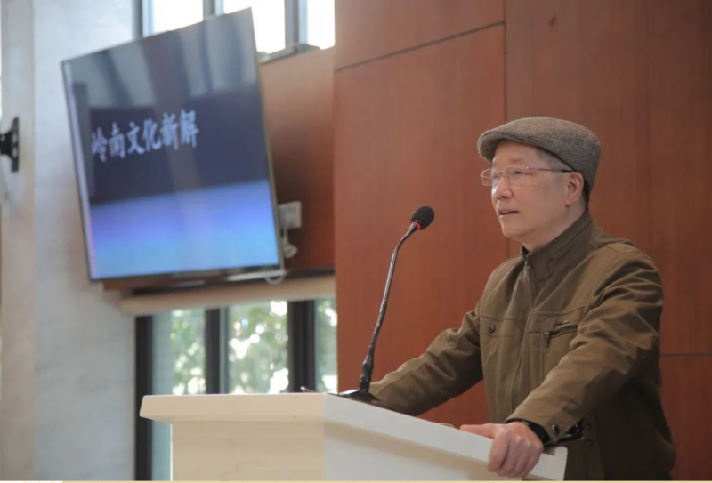 Chen Zehong, a librarian of literature and history research of Guangzhou Municipal People's GovernmenT, presented a lecture entitled "A New Interpretation of Lingnan Culture" in Guangzhou, Guangdong.