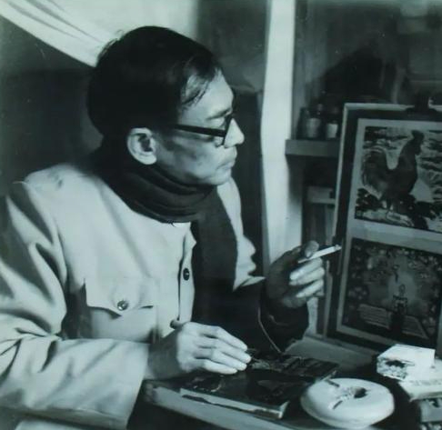 Mr. Zheng Kunsong stared at his woodcut works during his lifetime.