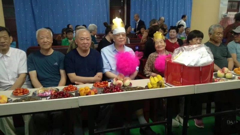 The Seniors Fellowship of Yaodu District Church in Linfen City, Shanxi Province, celebrated Shangguanyan's ninetieth birthday in the church's baseroom on May 28, 2021.