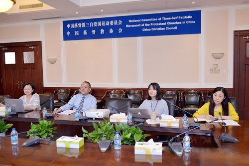 Shen Xuebing (left two) and staff of the CCC&TSPM held a virtual conference with the Anglican Church on May 27, 2021.