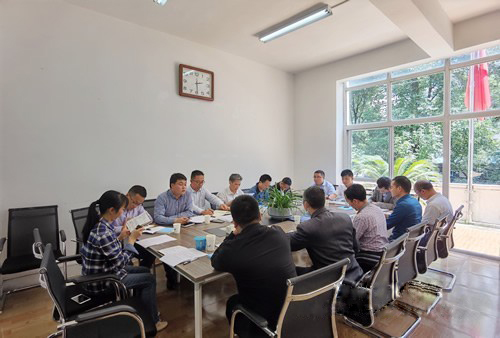 The second meeting of reading class about theological ideology construction was held in Guiyang Church on June 4, 2012.