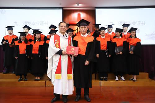 Some graduates from Zhejiang Theological Seminary took a group picture on June 28, 2021.