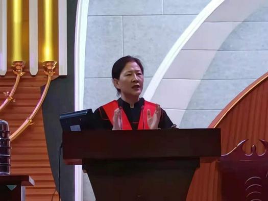 Pastor Zhao Feng from Shuguang Church in Baoji, Shaanxi, gave a sermon to celebrate the fourth anniversary of the completion of the new church on July 11, 2021.