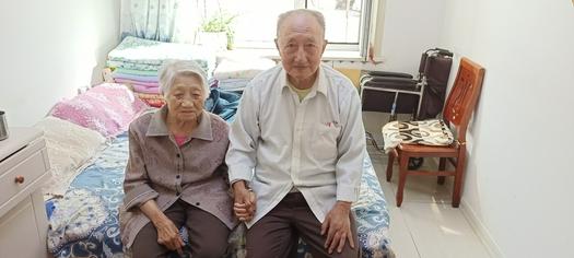 A century-old couple of Li  Yunying and Liu Dongsheng