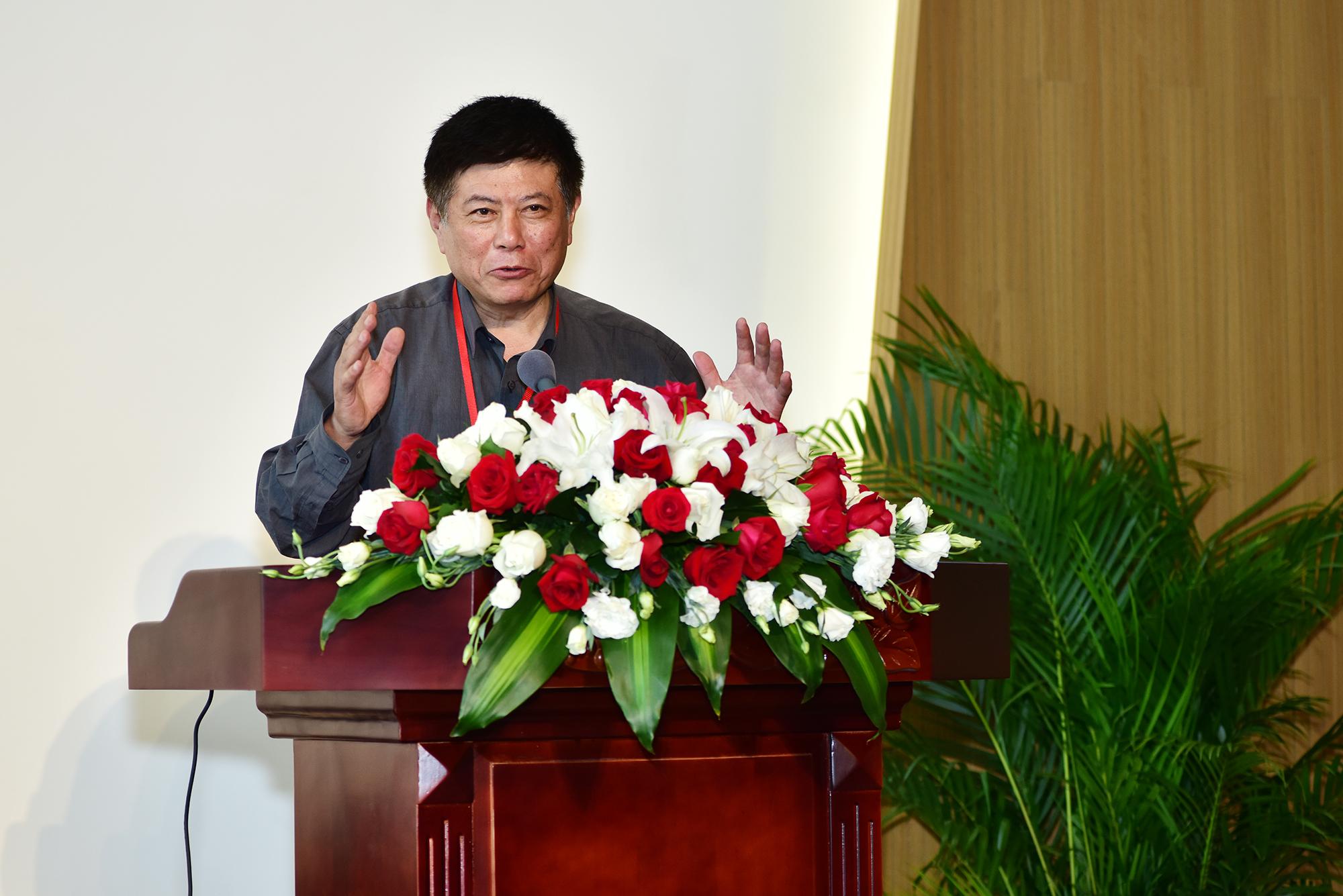 Professor Zhang Zhigang from Peking University delivered an online lecture themed “The Localization Issue of Christianity: From a World Christianity History Perspective” on September 22, 2021.
