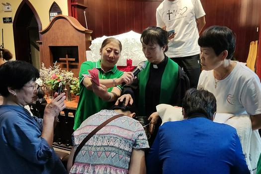 A female follower was baptized in Gospel Church, Daxi Road, Zhenjiang, Jiangsu, on October 3, 2021.