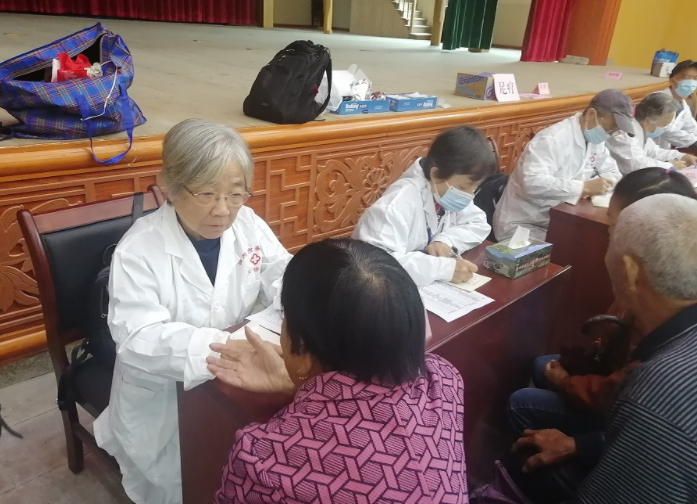 Doctors of Fuzhou Christian Medical Team in Fujian Province carried out free medical diagnosis in Huokou She nationality township in Luoyuan, Fuzhou, on October 21, 2021.