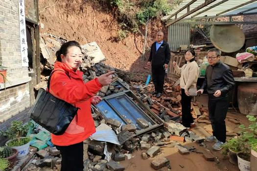 The staff of Jincheng CC&TSPM visited local flood-affected believers in Shanxi in October 2021.
