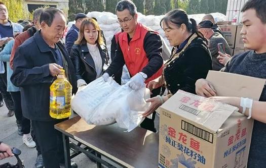Relief supplies provided by Amity were distributed in a town of Jiexiu City, Jinzhong City, Shanxi Province, between October 17-19, 2021.