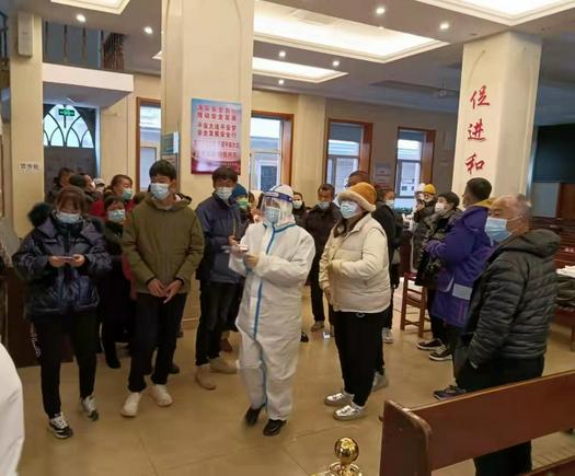 Nucleic acid testing was carried out in Pulandian Church on Wenhua Road, Pulandian District, Dalian, Liaoning, on November 8, 2021.