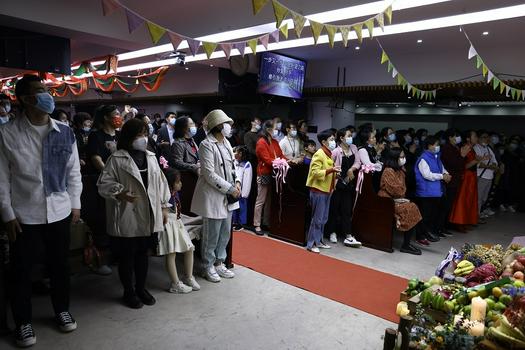 The congregation of Haixiu Church in Haikou City, Hainan Province, worshiped God in a Thanksgiving service on November 25, 2021.