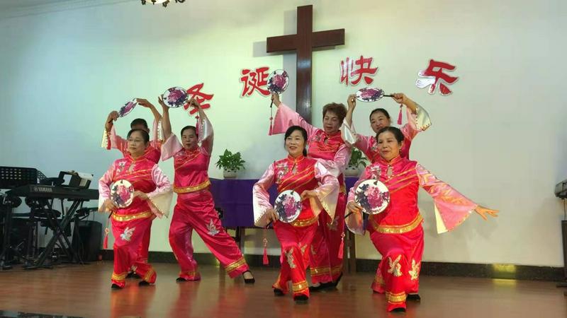 A dance was performed in a joint celebration conducted in Hepu Church, Beihai, Guangxi, on December 12, 2021.