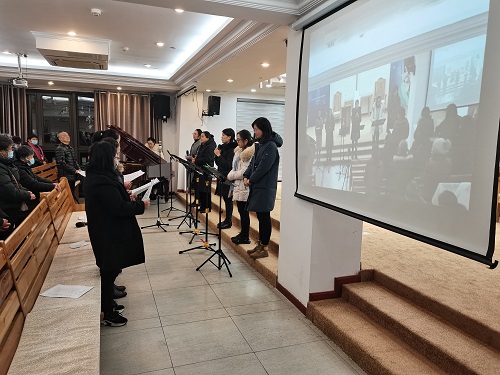A year-end praise and prayer meeting was held in Qingjian Lake Church, Suzhou, Jiangsu, on December 31, 2021.