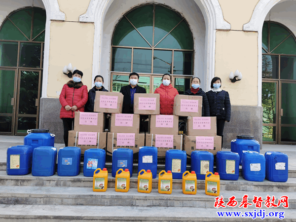 Jingyang CC&TSPM in Xianyang, Shaanxi, donated anti-COVID-19 supplies to local checkpoints in January, 2022.