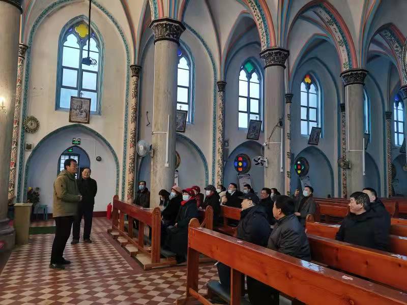 The staff of Huangjia Street Church visited the Daizhuang Catholic Church in Jining, Shandong Province, on January 16, 2022.