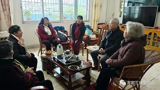 Church staff in Shanghang County, Longyan, Fujian Province, visited a believer of Nanmen Church in the county during the 2022 Spring Festival.