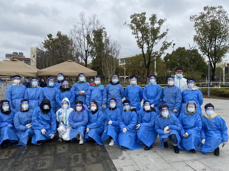 Pastoral staff and Christian volunteers in Qingpu District, Shanghai, took a group picture as COVID-19 frontline workers in late March or early April, 2022.