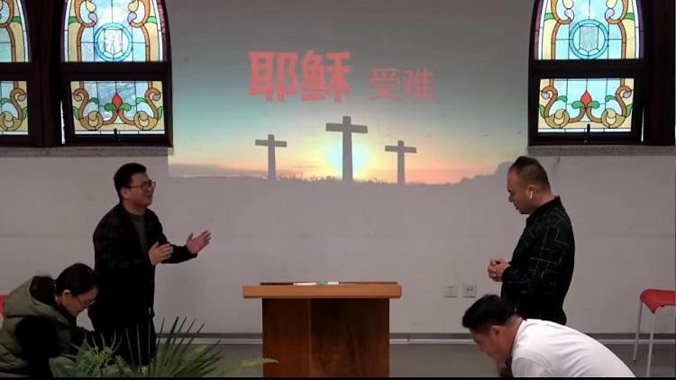 Pastors of Dushu Lake Church in Suzhou, Jiangsu, prayed in a morning prayer meeting during Holy Week in 2022.