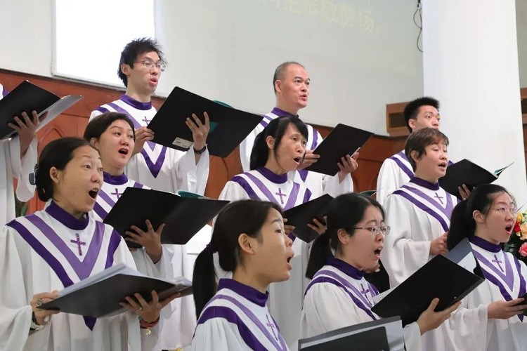 The choir of Guangxiao Church in Guangzhou, Guangdong, sang a hymn during a Sunday service on August 7, 2022.