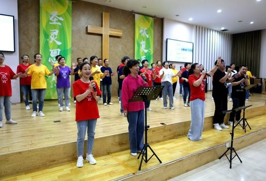 A worship and praise meeting was hosted in Yongle Church, Anshan, Liaoning, on August 23, 2022.