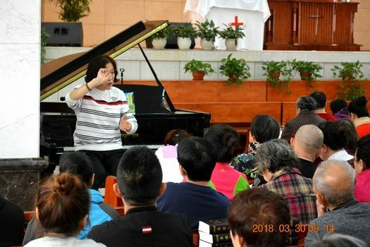 The deaf believers attended a service in Xingsheng Church, Anshan, Liaoning, on March 30, 2018.