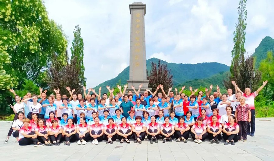 Pastors in Xia County, Yuncheng, Shanxi, paid a visit to a revolutionary site in Hanjialing to mark the 77th anniversary of the Victory over Japan Day and the World Anti-Fascist War in early September 2022.