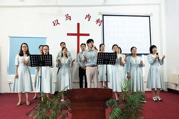 The praise team of Xu Shu Guan Church in Suzhou, Jiangsu, presented a hymn to celebrate the Mid-Autumn Festival on September 11, 2022.