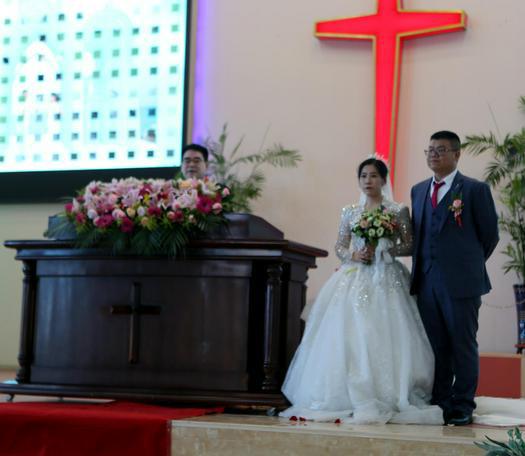 A wedding was held in Mu'en Church, Haicheng, Anshan, Liaoning, after a Sunday service on September 25, 2022.