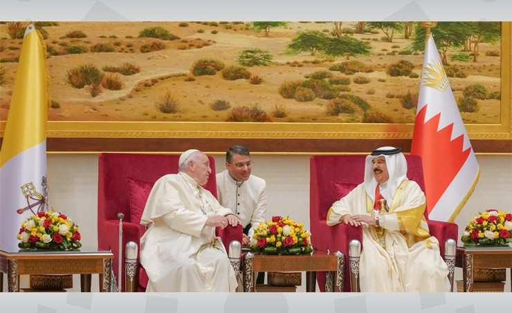 HM King leds welcome of Pope Francis, Al Azhar Grand Imam to Bahrain on November 4, 2022.