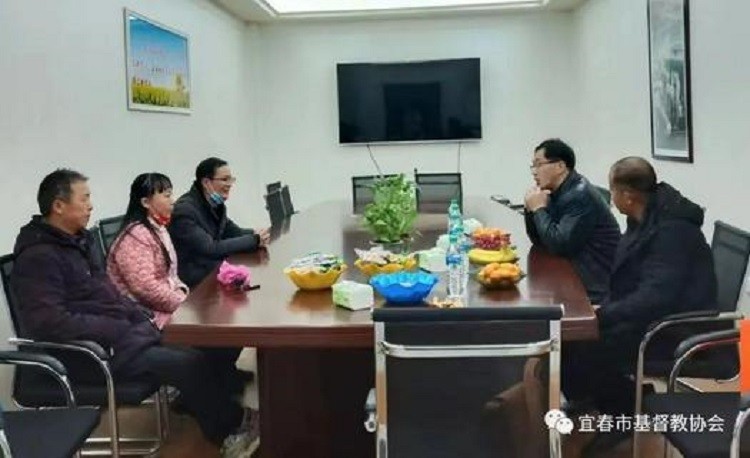 Rev. Yi Zaizhong, chairman and president of Yichun Municipal CC&TSPM in Jiangxi, visited the grassroots pastoral workers and staff members on January 12-15, 2023.