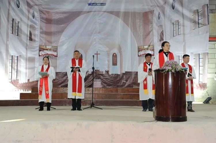 Beimen Church in Ningde City, Fujian Province, held a service to start the interior decoration of new main buildings on March 6, 2023.