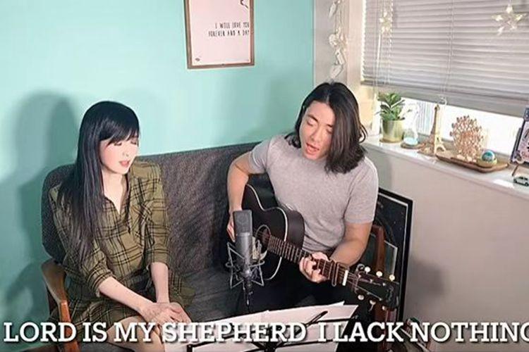 A screenshot of a video of Vivian Chow singing the Gospel song Vivian Chow