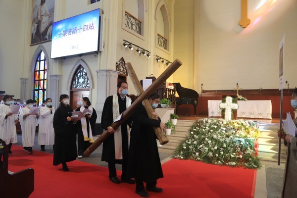 Members of Shishan Church in Suzhou, Jiangsu, carried the cross to walk the 14 stations of Jesus’ path to the cross on April 7, Good Friday, 2023.