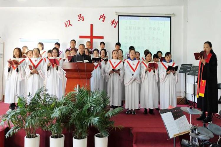 The choir presented a hymn during a Thanksgiving celebration that took place at Hushuguan Church in Suzhou, Jiangsu, on November 19, 2023.
